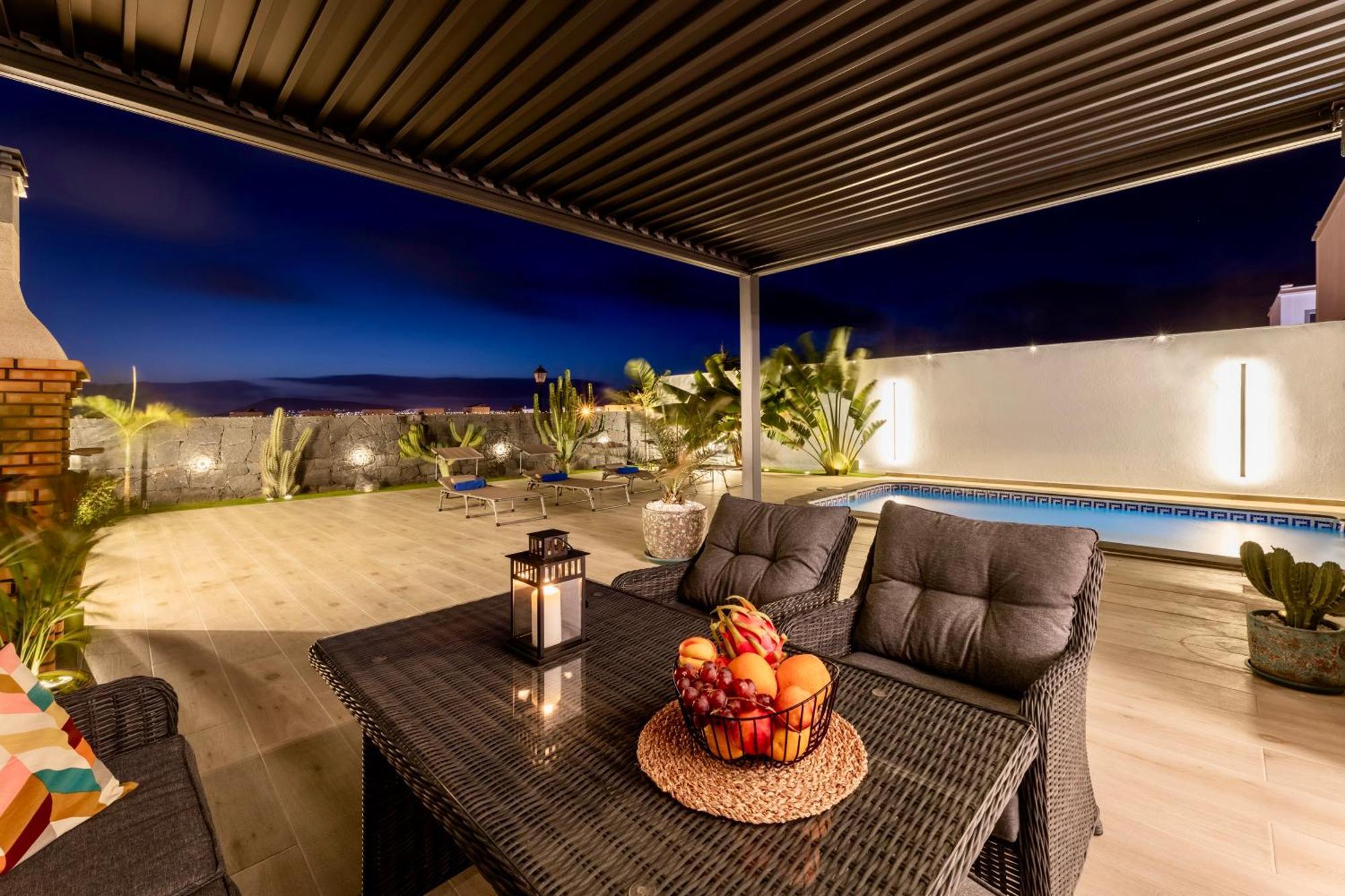 Villa Playa Blanca - Heated Pool, Aircon Exteriör bild