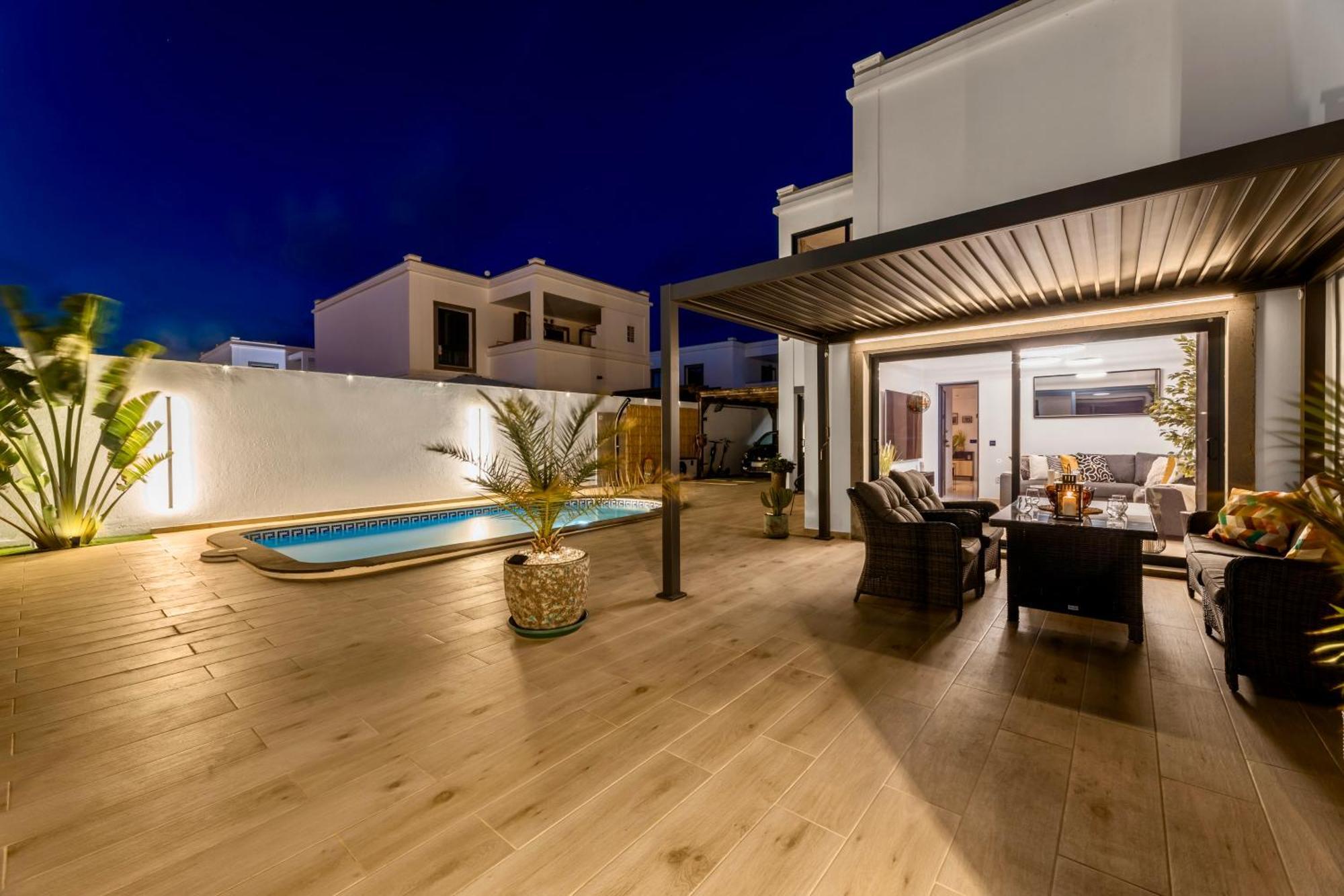 Villa Playa Blanca - Heated Pool, Aircon Exteriör bild