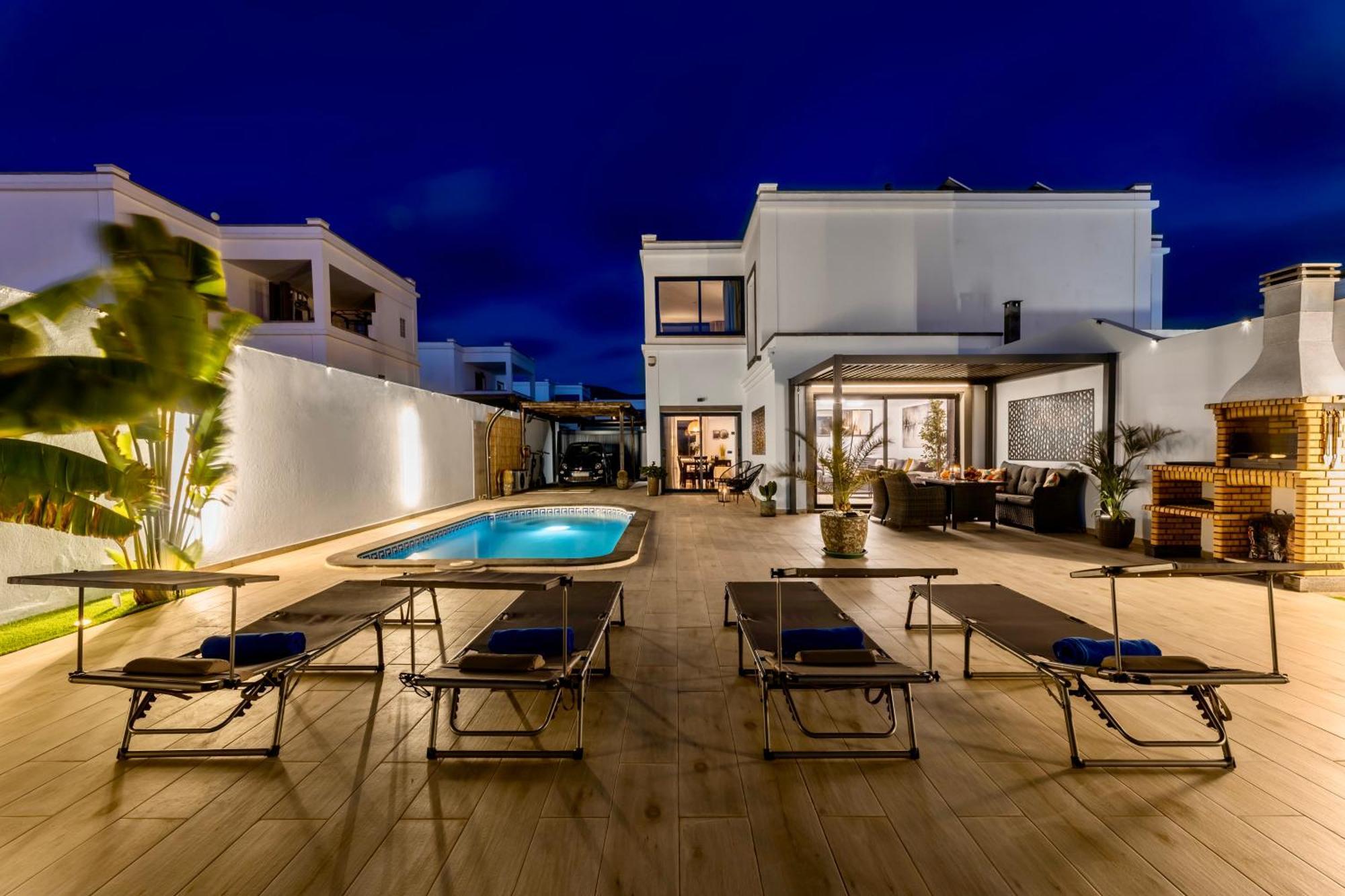 Villa Playa Blanca - Heated Pool, Aircon Exteriör bild